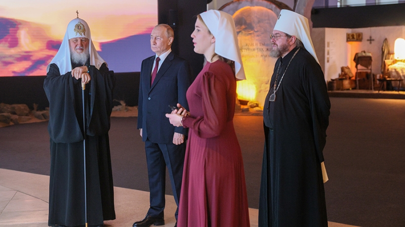 Путин посетил выставку «Православная Русь» в московском Манеже