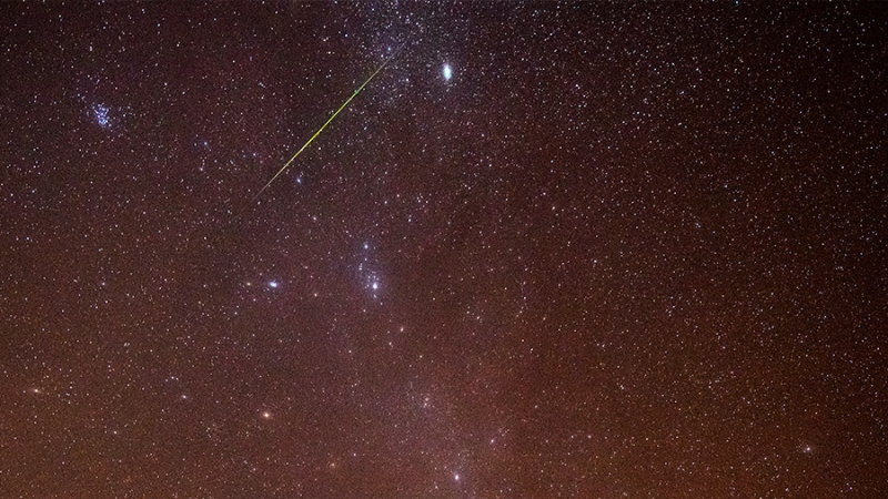 Россияне смогут наблюдать метеорный поток Леониды 17-18 ноября