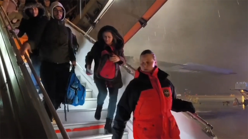 Спецборт МЧС доставил в Москву 37 россиян и 19 белорусов из Ливана
