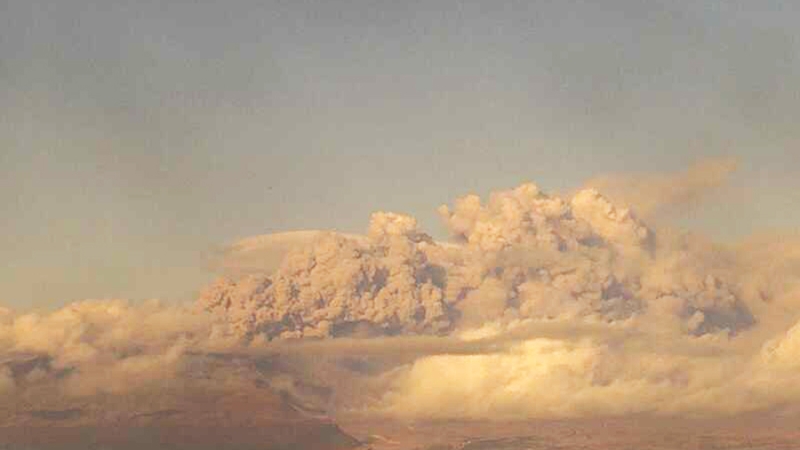 Вулкан Шивелуч на Камчатке выбросил пепел на высоту 8,5 км