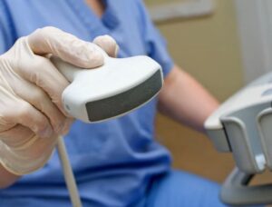 Датчики УЗИ: от первых моделей к современным технологиям искусственного интеллекта в медицинской диагностике