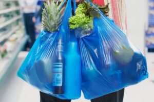 Почему полиэтиленовые пакеты остаются популярными: преимущества и инновации