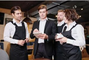 Эффективный найм и отбор официантов: критерии и методы оценки кандидатов