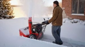 Снегоуборочные машины для дачи: виды, характеристики и критерии выбора