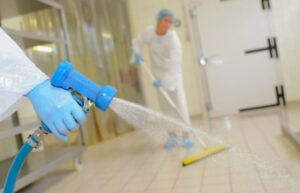 Глубокая чистка и дезинфекция рабочих пространств