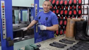 Вахтовый метод работы на производстве резиновых галош: особенности и преимущества