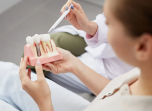 Протезирование зубов: преимущества, показания и методы