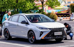 Omoda S5 GT: стильный и мощный автомобиль для городских дорог