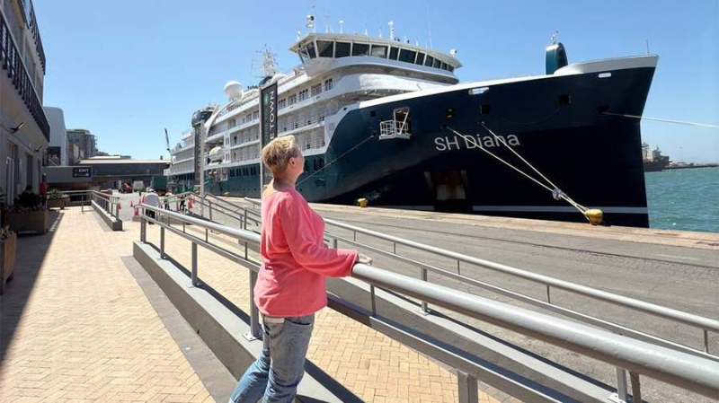 Объявившая голодовку из-за сорванного тура россиянка договорилась с компанией