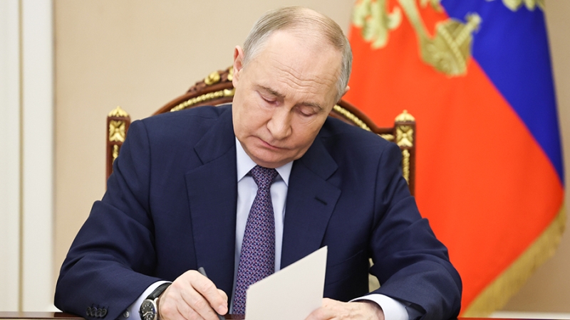 Путин подписал указ о соцвыплате детям военнопленных или пропавших без вести