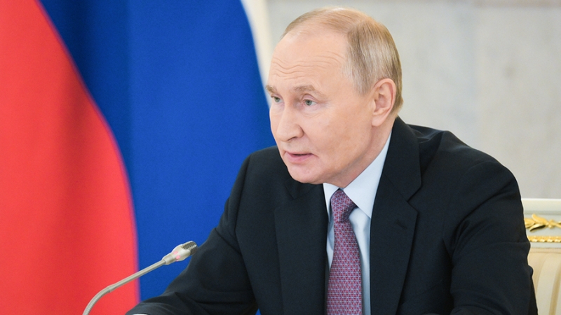 Путин поручил создать условия для перелома демографической ситуации в РФ