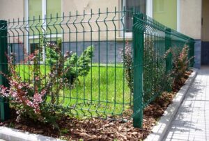 Металлические ограждения для современных детских площадок