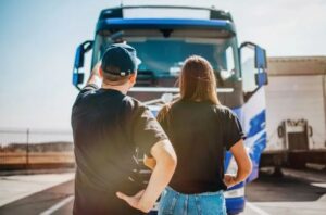 Дефицит дальнобойщиков в России — как привлечь кадры