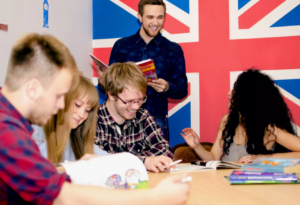 Интенсивный курс английского языка: погружение в языковую среду для быстрого прогресса