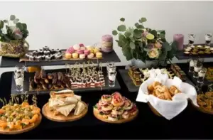 Кейтеринг на теплоходе: романтический ужин на воде с CanapeClub