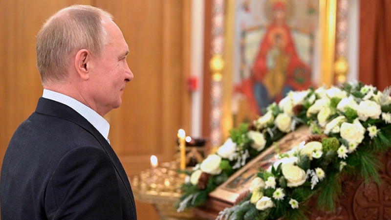 Путин встречает праздник Рождества Христова в храме Георгия Победоносца в Москве