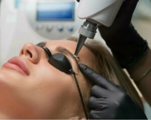 Безопасный и эффективный метод коррекции перманентного макияжа