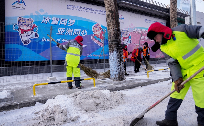 Вначале гнали в шею, потом задумались: Миграционная политика Китая — красивый опыт