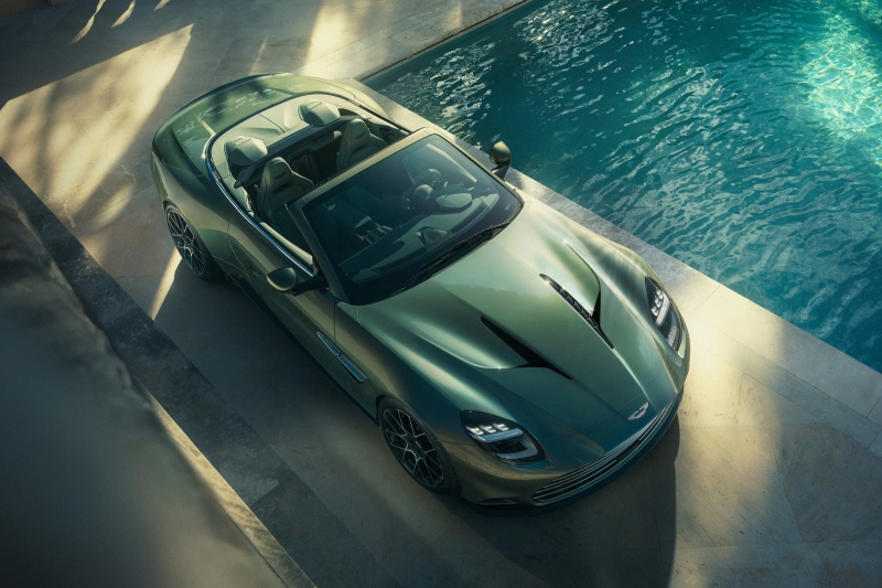 Aston Martin рассекретил Vanquish Volante с открытым верхом и битурбомотором V12
