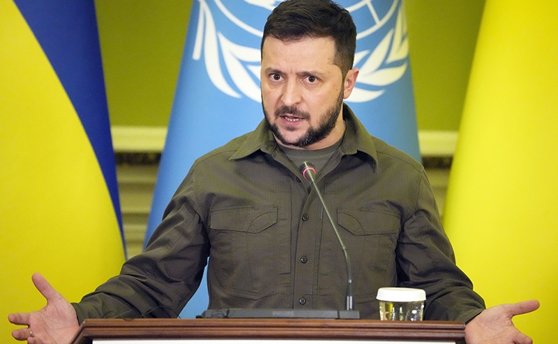 Дееспособные вместо нелегитимных: как поменять режим в Киеве