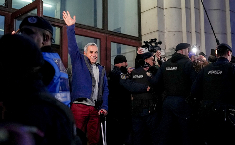 Фактор Трампа: Румыния пытается посадить Джорджеску, но с опаской смотрит за океан