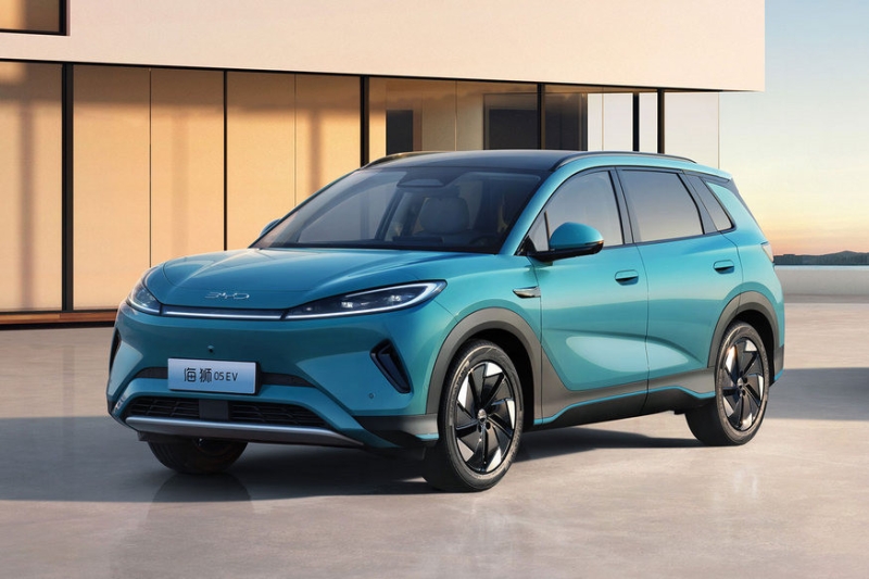 Новый кроссовер BYD Sea Lion 05 EV вышел против популярного Geely EX5