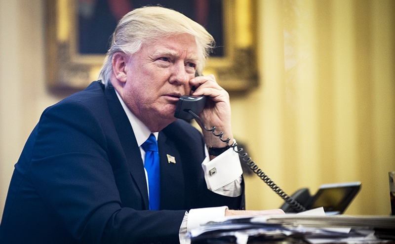 Трамп объяснил Зеленскому: Владимир, не надо истерить, когда я с Путиным договариваюсь