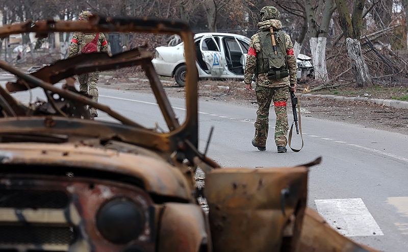 30 часов мира? Кураторы скомандовали Зеленскому поддержать перемирие, но втихаря он таки гадит