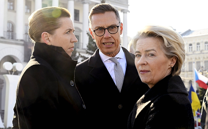 А может, с Москвой поговорить? Европа начинает трезветь и приходить в сознание