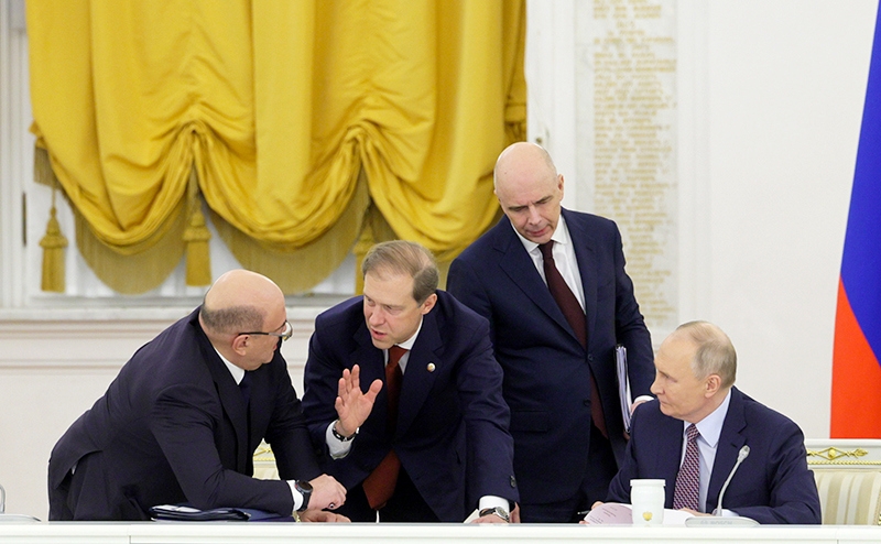 Бунт Силуанова: Министр нажаловался Путину на бордюринг, фальшивый ремонт дорог и грабительскую ипотеку