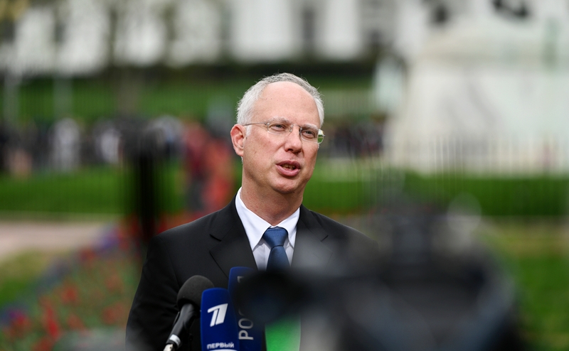 Человек Путина продолжает плести интригу, но натыкается на людей Трампа, которые готовы Дмитриева стереть в порошок