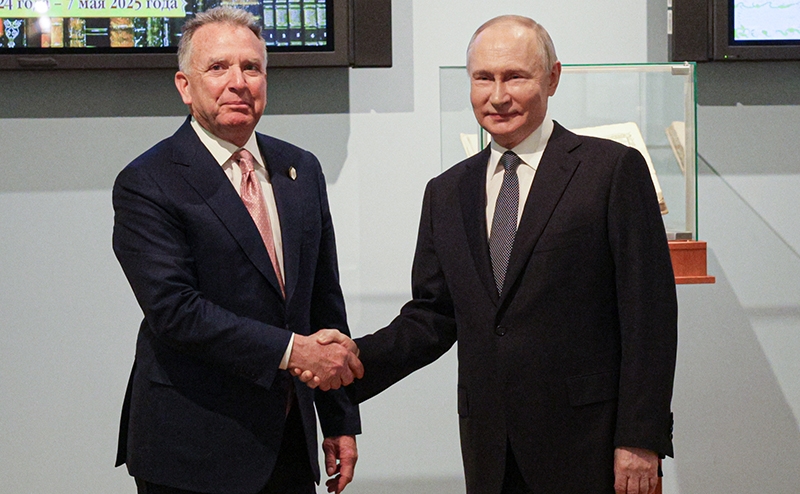 Интриги вокруг переговоров: Уиткофф, встречаясь с Путиным, знал, что в Вашингтоне на него точат ножи