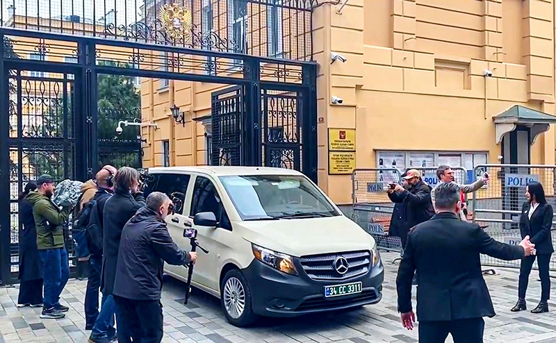 Итог стамбульских переговоров: дипломаты теперь при деньгах, но до «перезагрузки» ещё далеко