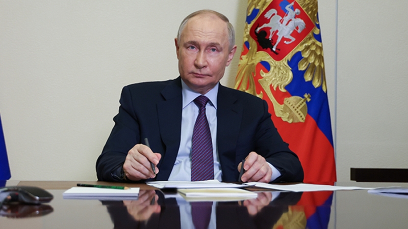 Путин заявил о необходимости поддержки опорных пунктов для развития инфраструктуры