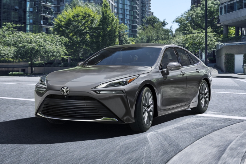 Toyota обновила Mirai до 2025 модельного года и повысила ценник