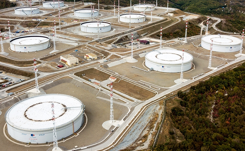 Трампу доложили: Зеленский перекрыл кран американской нефти. В Вашингтоне лопнуло терпение