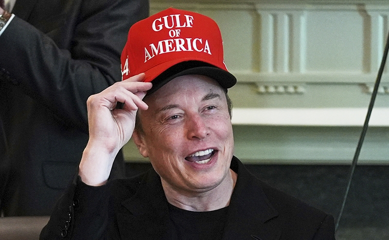 «Мелиоратор вашингтонских болот» покинул государственную службу