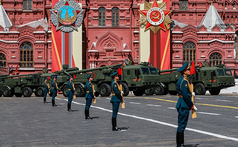 Парад Победы прошел. «Орешник» не понадобился. Путину готовят ультиматум