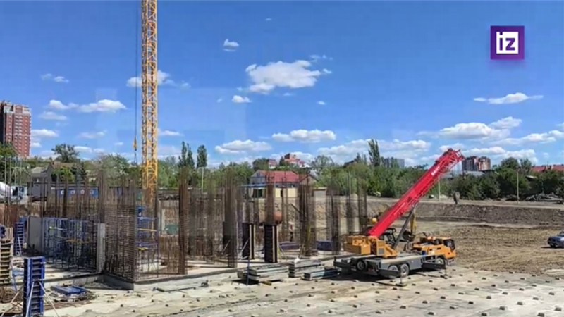 В центре Донецка был залит фундамент первого за 11 лет многоэтажного дома