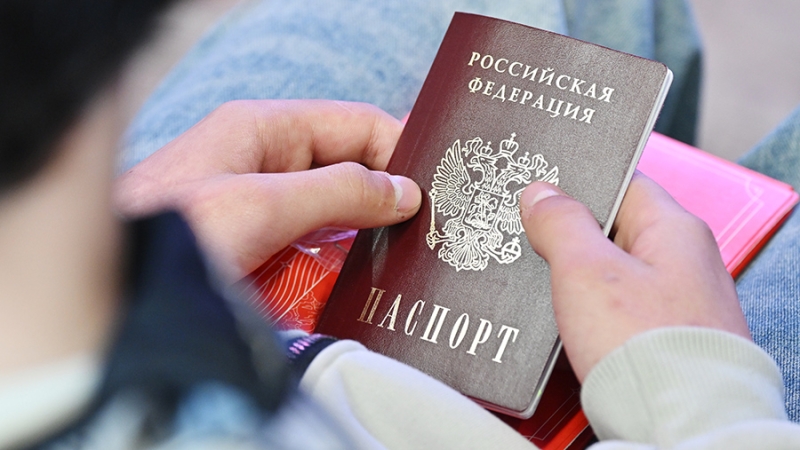В МВД рассказали о праве россиян поставить прочерк в паспорте вместо подписи