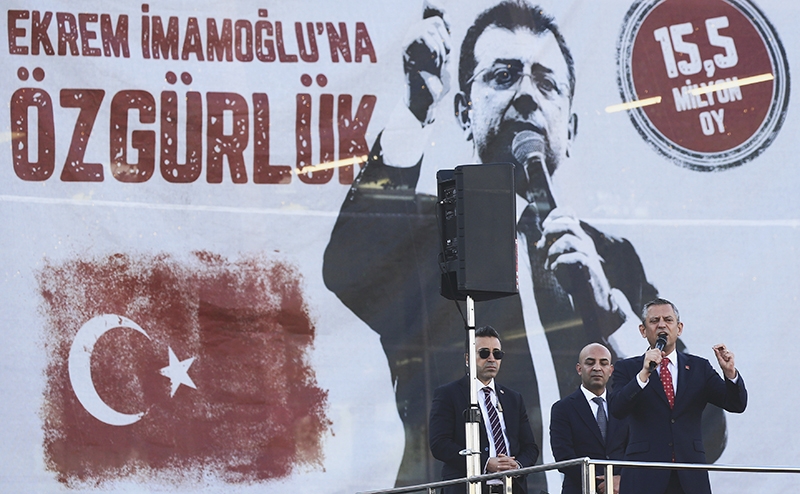 «Засадный» кандидат: Турция готова сменить ориентацию и вспомнить Ататюрка