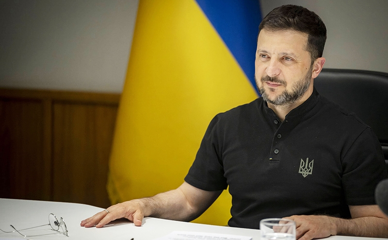 Зеленский решил взять Си Цзиньпиня и Путина «на слабо», пугая ударом по Москве 9 мая