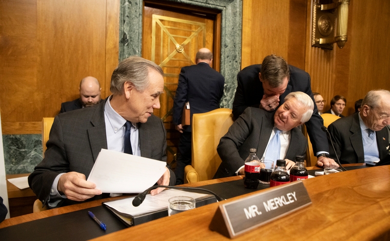 Американские «ястребы» устали ждать: Трамп готовится к схватке с сенаторами