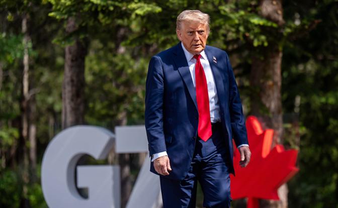 Дружеская льгота: 51-я звездочка на флаге США будет в виде канадского кленового листа?