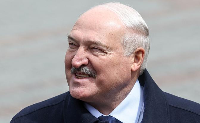 Какими плюшками посланник Трампа планирует переманить Батьку на сторону Запада