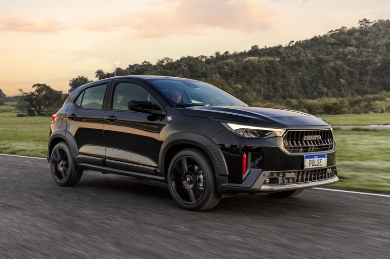 Обновлённый кроссовер Fiat Pulse: теперь и «горячая» версия от Abarth