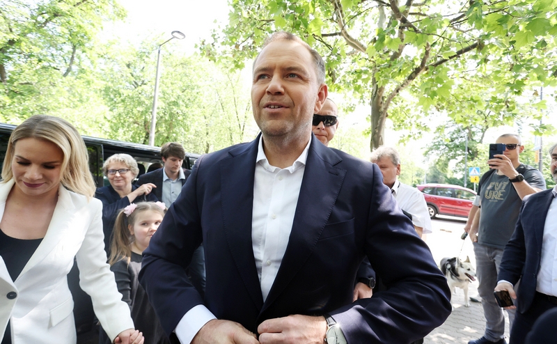 Польский выбор: Бывший вышибала и сутенер присягнул на верность Трампу