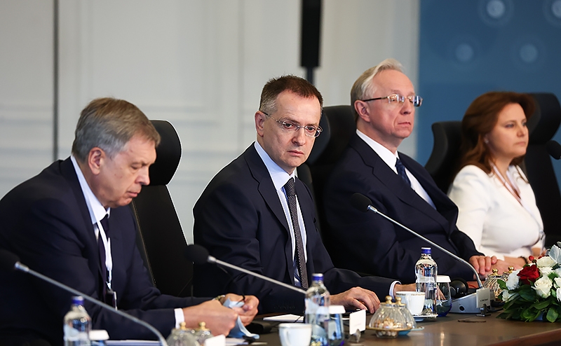 Шоу в Стамбуле: Мединский ткнул Зеленского носом в его недавнее сценическое прошлое