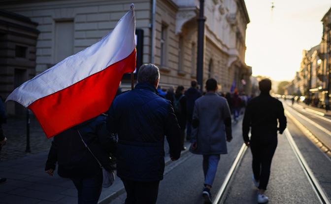 Варшава стонет от украинских проблем — кто виноват