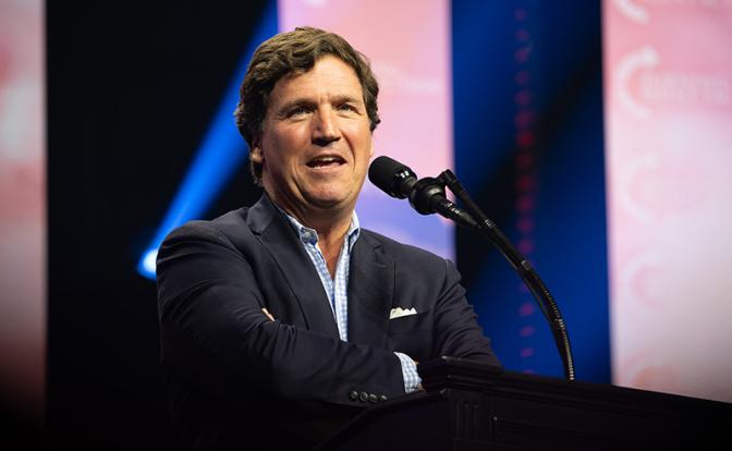 Что безумно веселит Такера Карлсона в «российских планах на Европу»